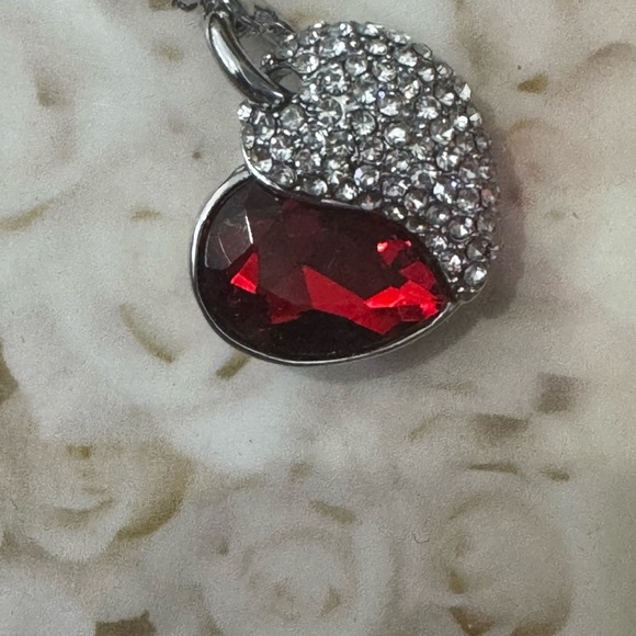 Red Crystal Rhinestone Heart Necklace - Picture 3 of 4